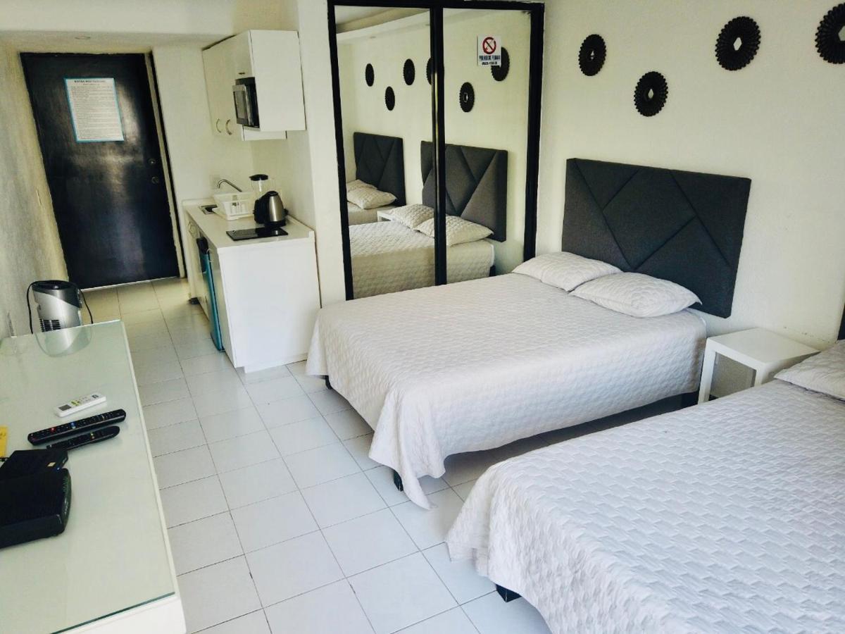 Sky Inn Acapulco Y Condominio Mediterrane المظهر الخارجي الصورة