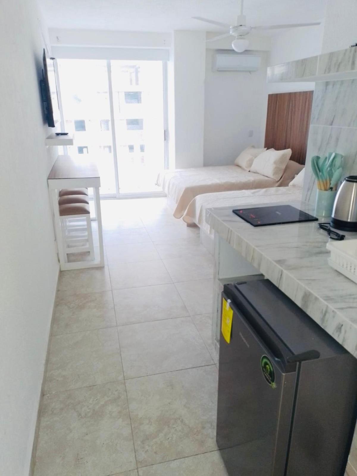 Sky Inn Acapulco Y Condominio Mediterrane المظهر الخارجي الصورة
